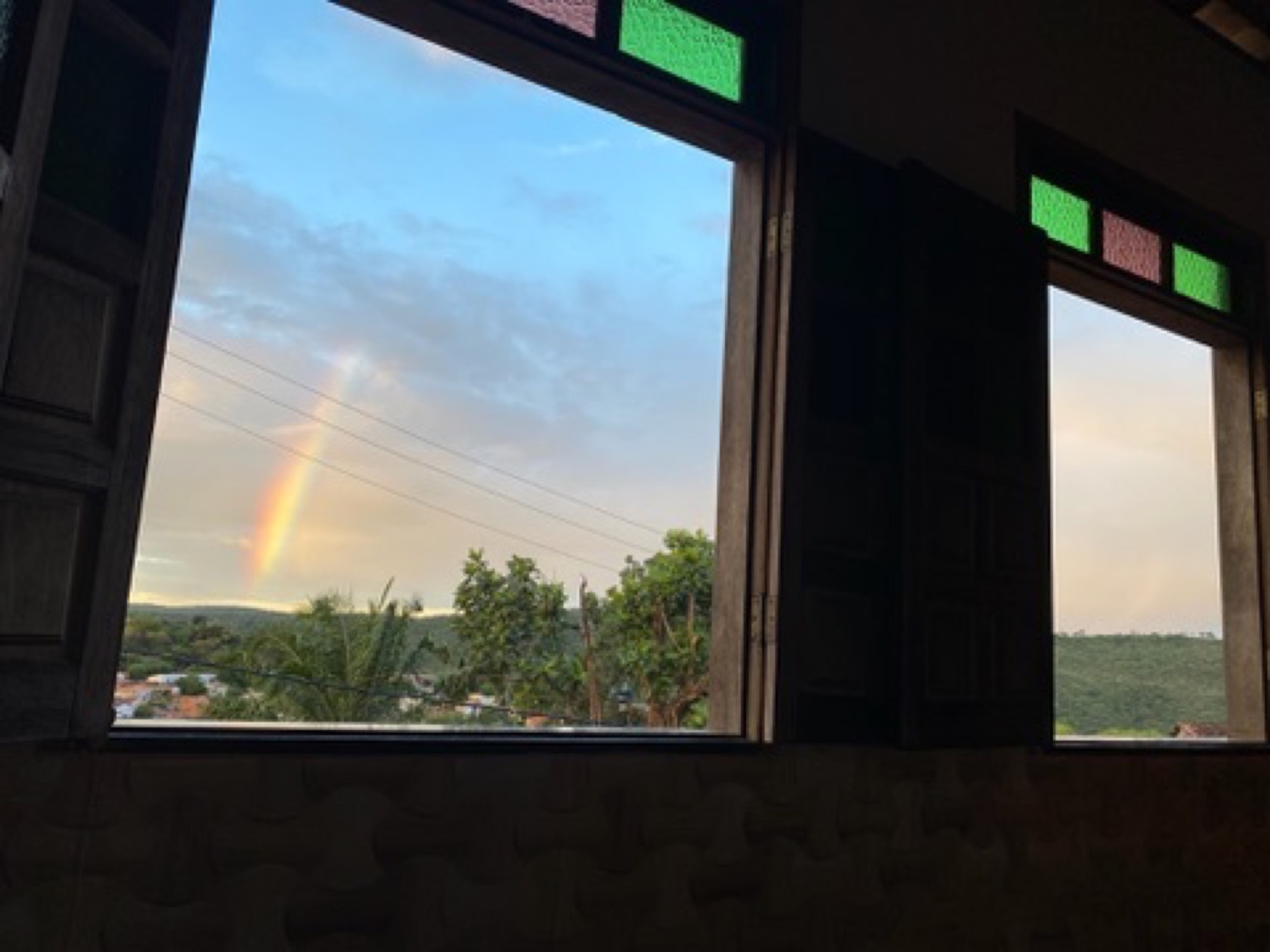 Arco-íris visto da janela